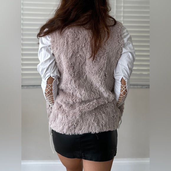 Fur Vest - Picture 2 of 3
